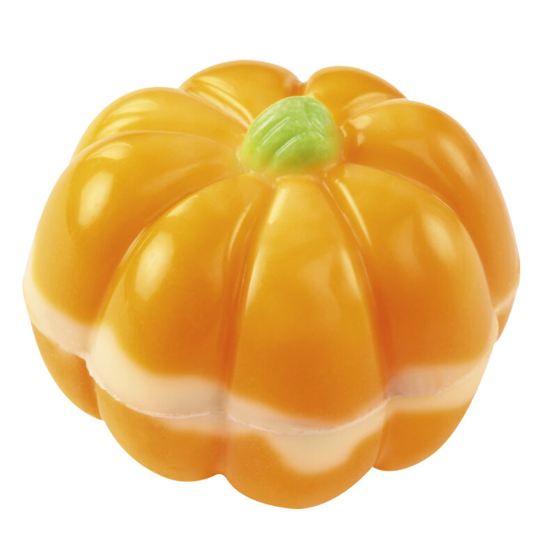White chocolate pumpkin with hazelnut filling and an orange finish 13g