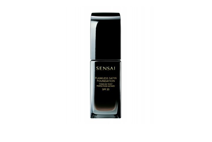 SENSAI FLAWLESS SATIN MOISTURE FOUNDATION